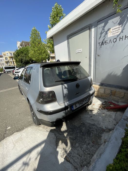 Продавам голф 4