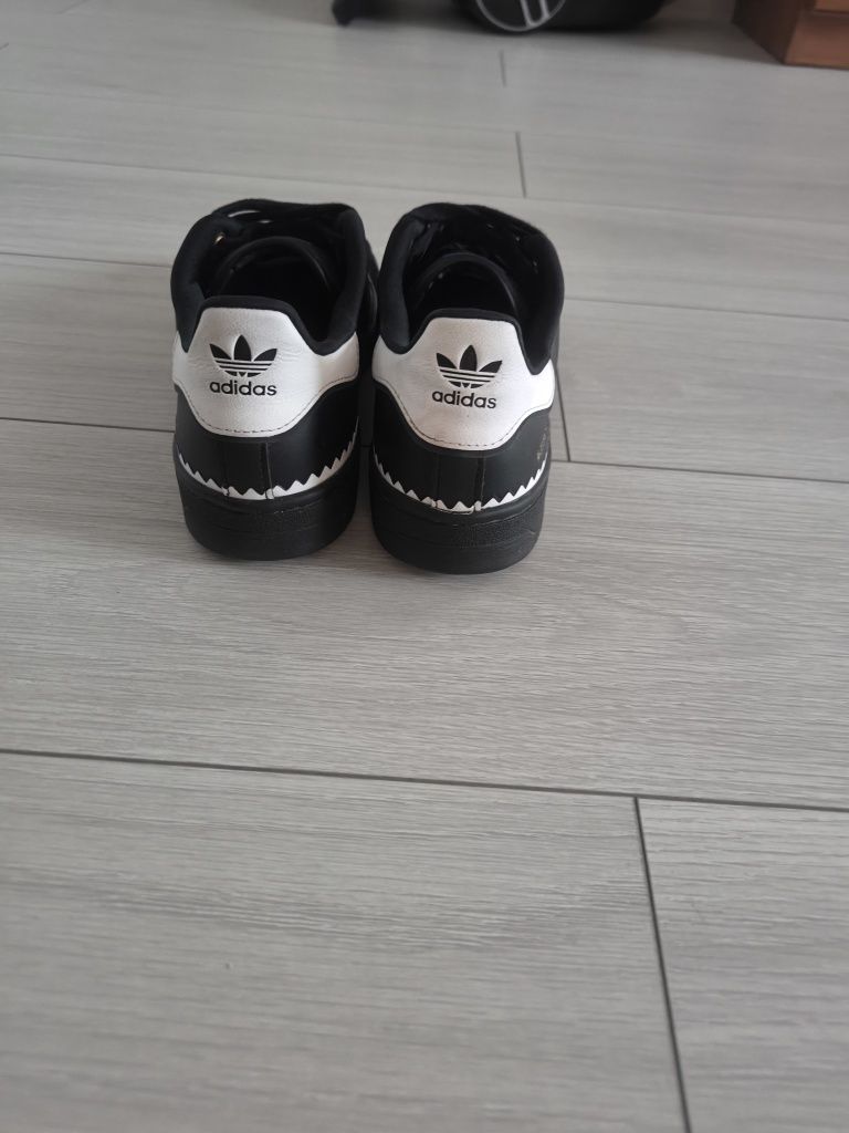 Adidas Superstar