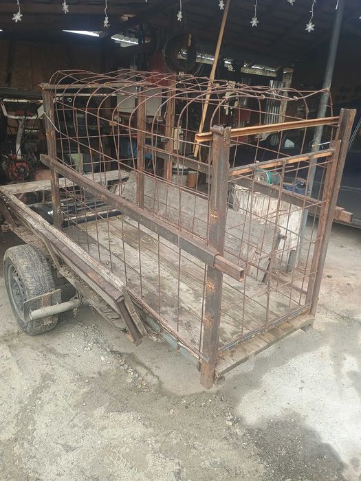Vând cușcă pentru transportat porci și alte animale preț 600 de lei