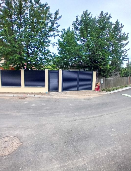 Garduri și porți din plasă metalică fabricate exact după cerințe. Aces