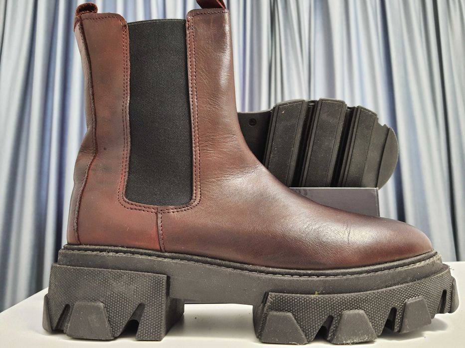 Cizme tronchetto Italia, culoarea bordo