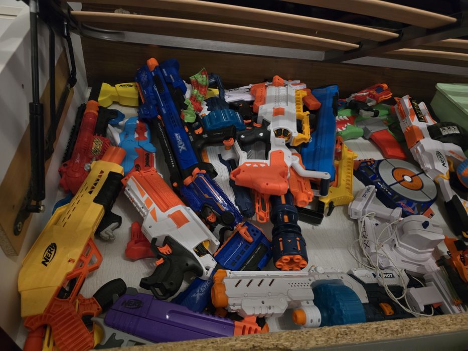 Pistoale, blastere nerf