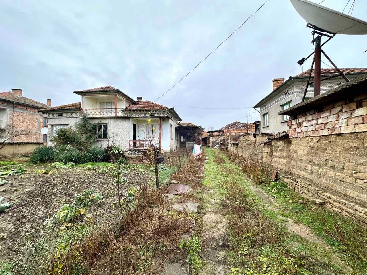 Продава се Къща в с. Ресен, Област Велико Търново - 110 кв.м за 371 €/кв.м - Снимка #2