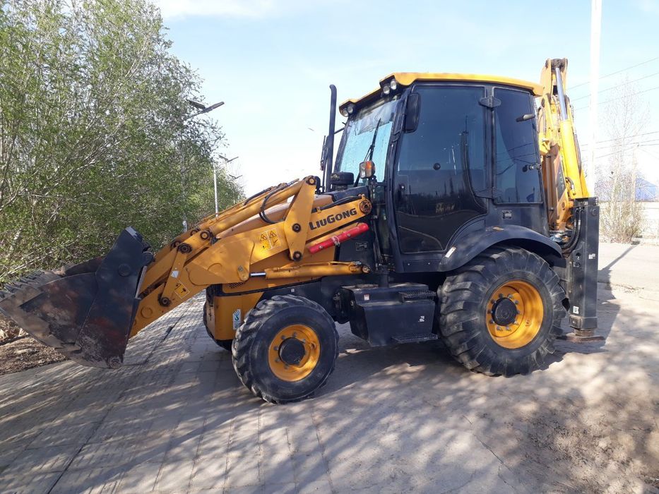 Экскаватор погрузчик Liugong 777A