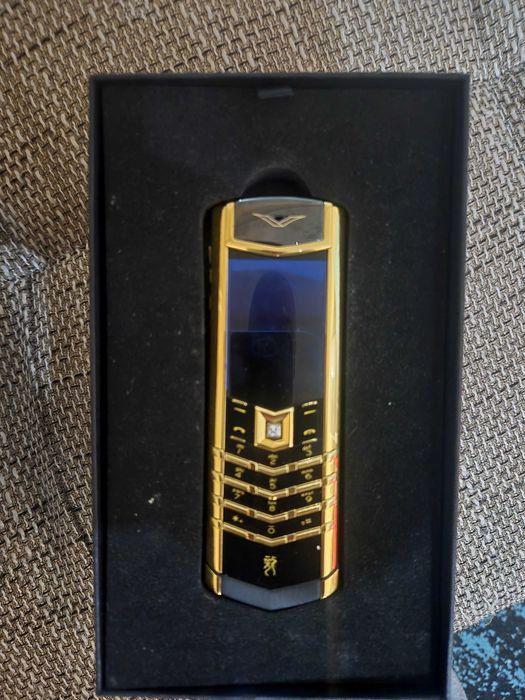 Телефон Vertu dragon