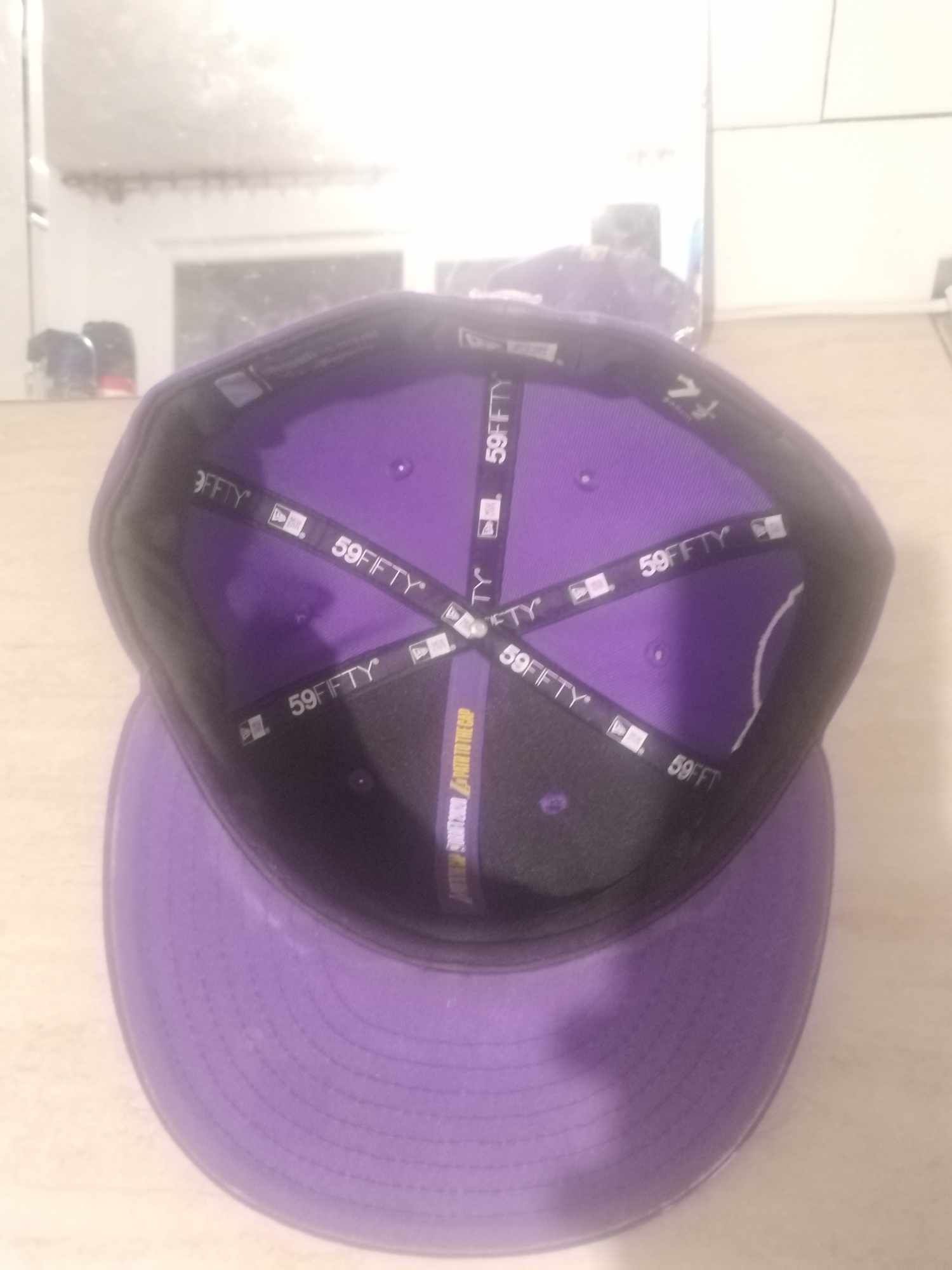Баскетболна шапка на NBA Lakers!