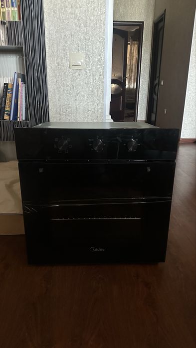 Духовой шкаф Midea, в идеальном состоянии