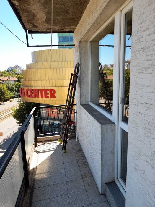 Продава се Тристаен апартамент в София, Оборище - 85 кв.м за 2848 €/кв.м - Снимка #2