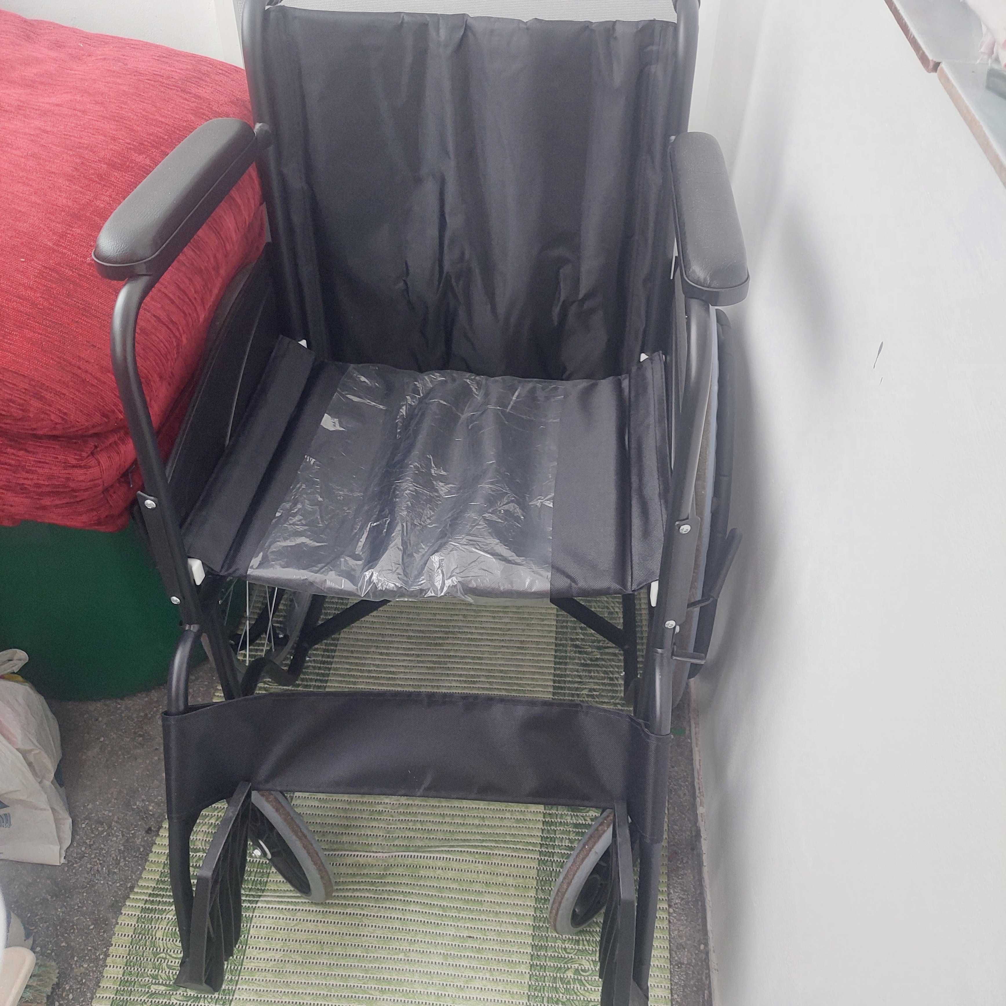 Fotoliu rulant pentru persoane cu handicap