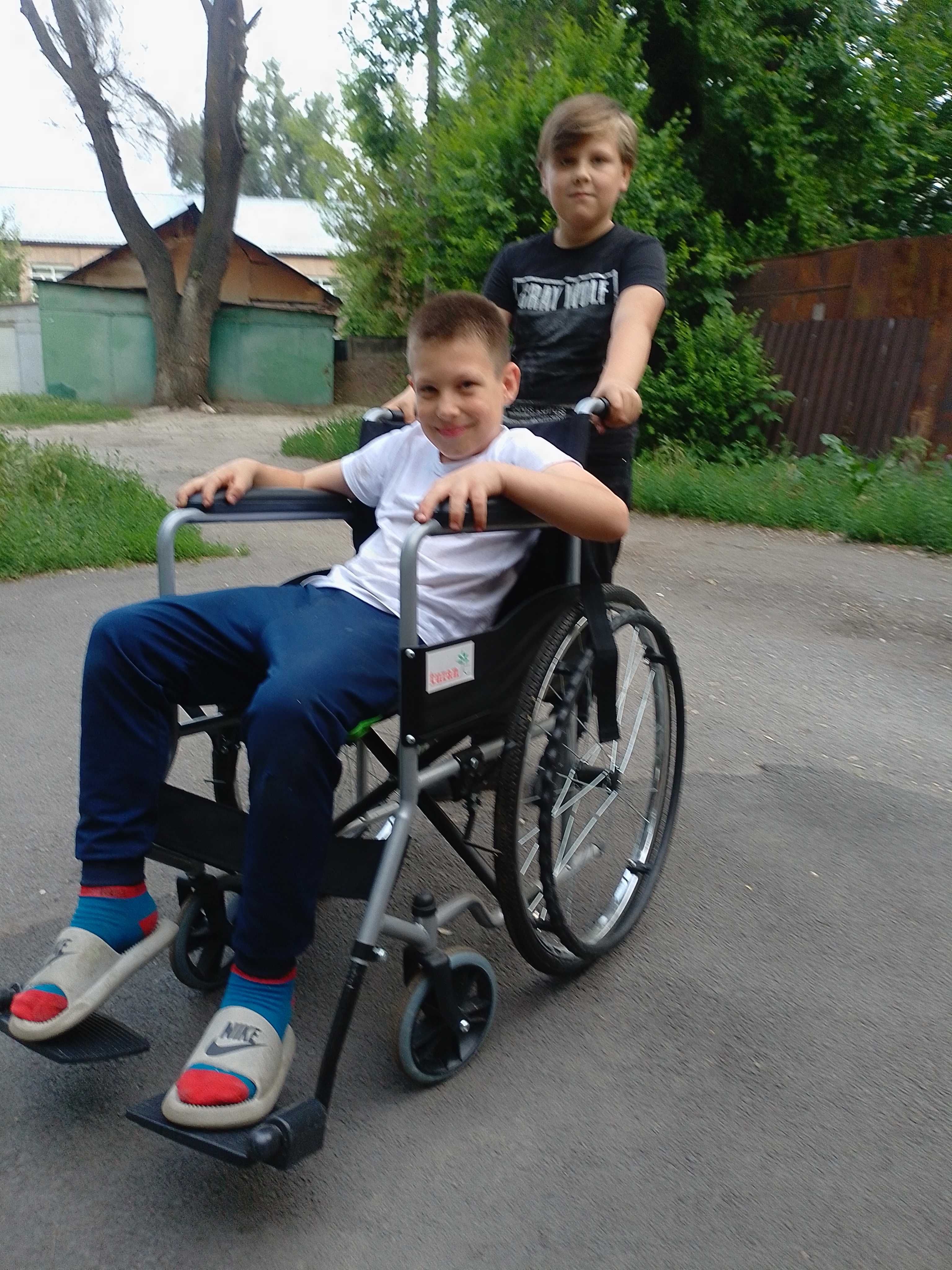 инвалидная коляска