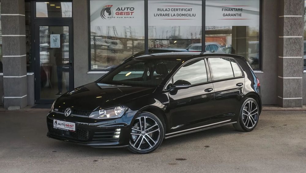 Volkswagen Golf black friday promo: 13490 euro (tva nedeductibil)