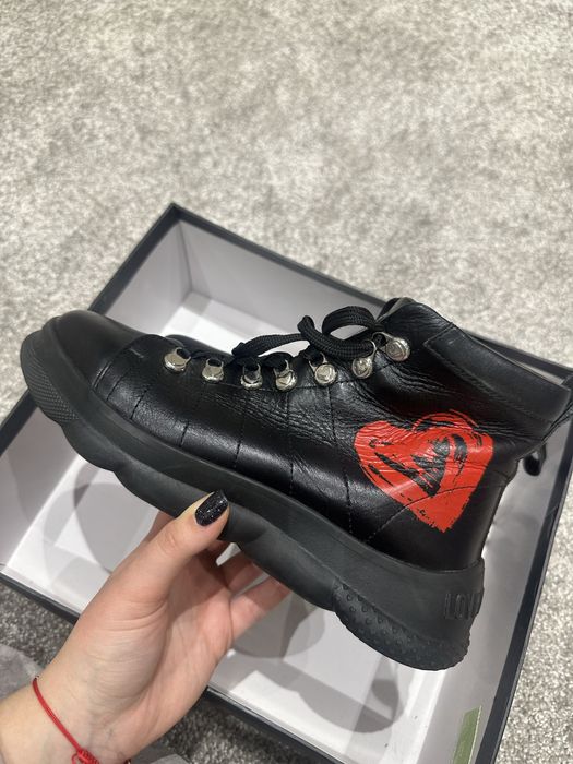 Боти Love Moschino