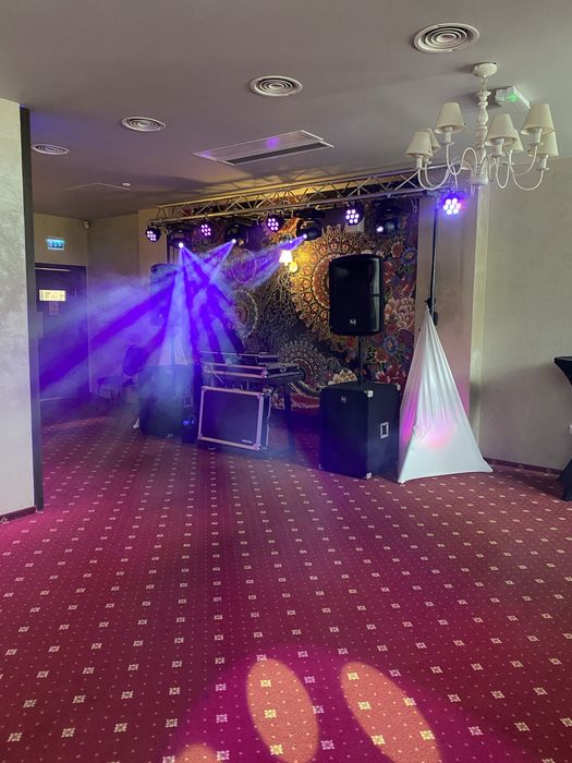 Închiriez schelă de lumini și sistem de sonorizare pentru evenimente