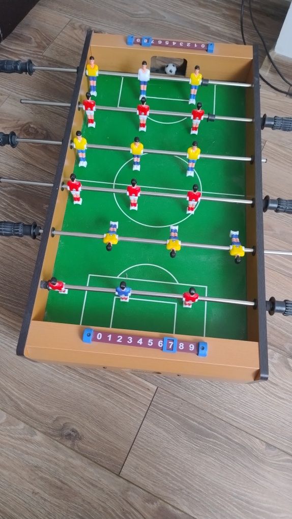 Vând joc mini-fotbal