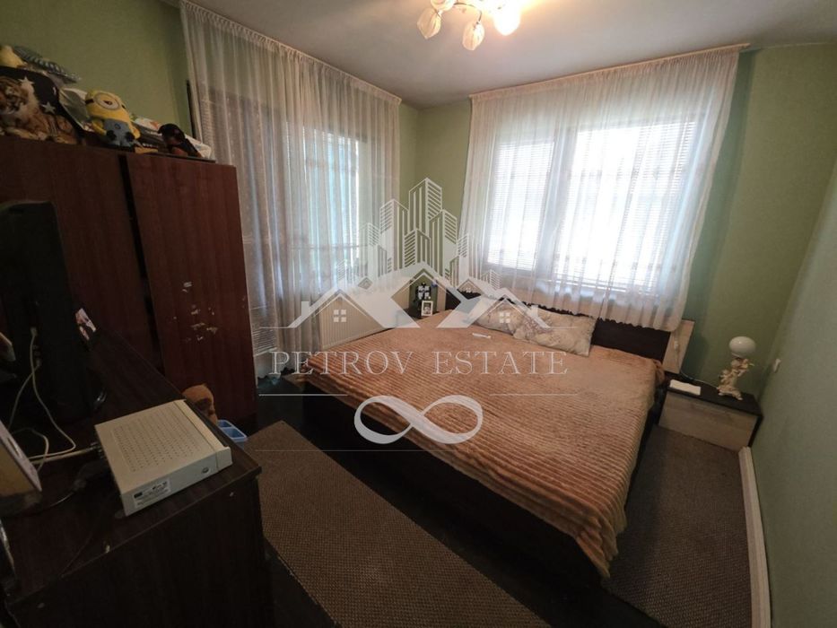 Етаж от къща в Пазарджик, област-гр.Велинград площ 70 цена 78400