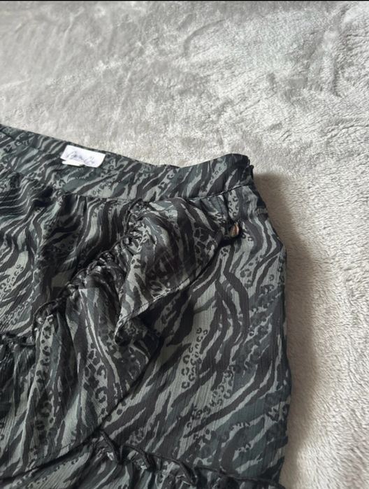 Fusta dama cu volane