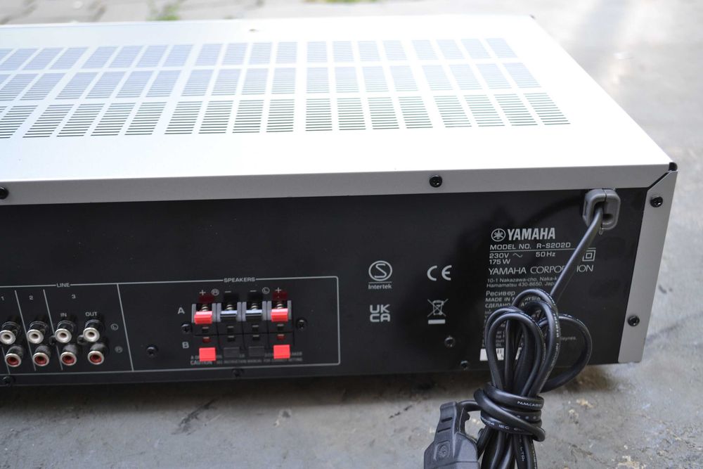 Amplificator Yamaha R-S 202 D cu bluetooth