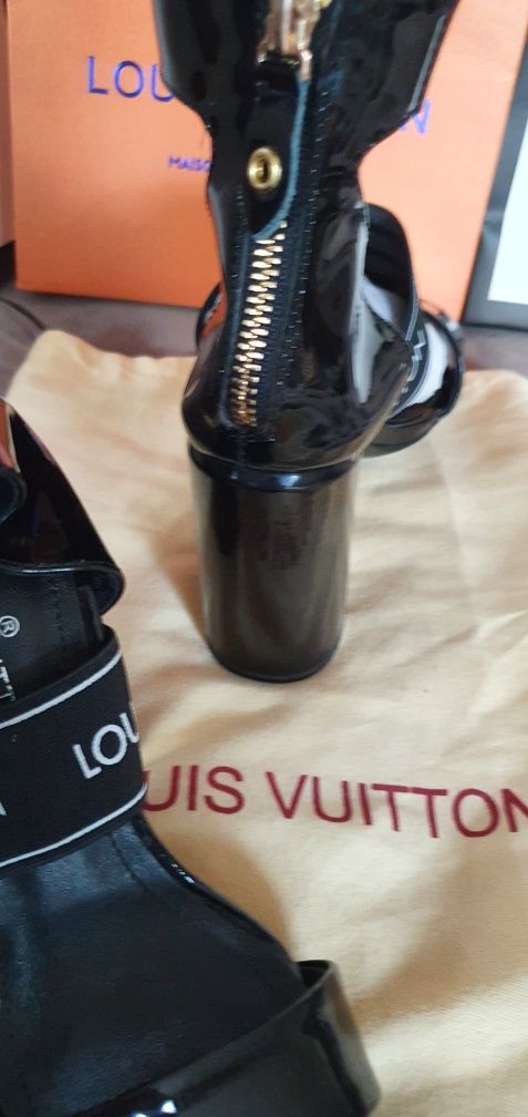 Sandale Louis Vuitton 37 Reducere!