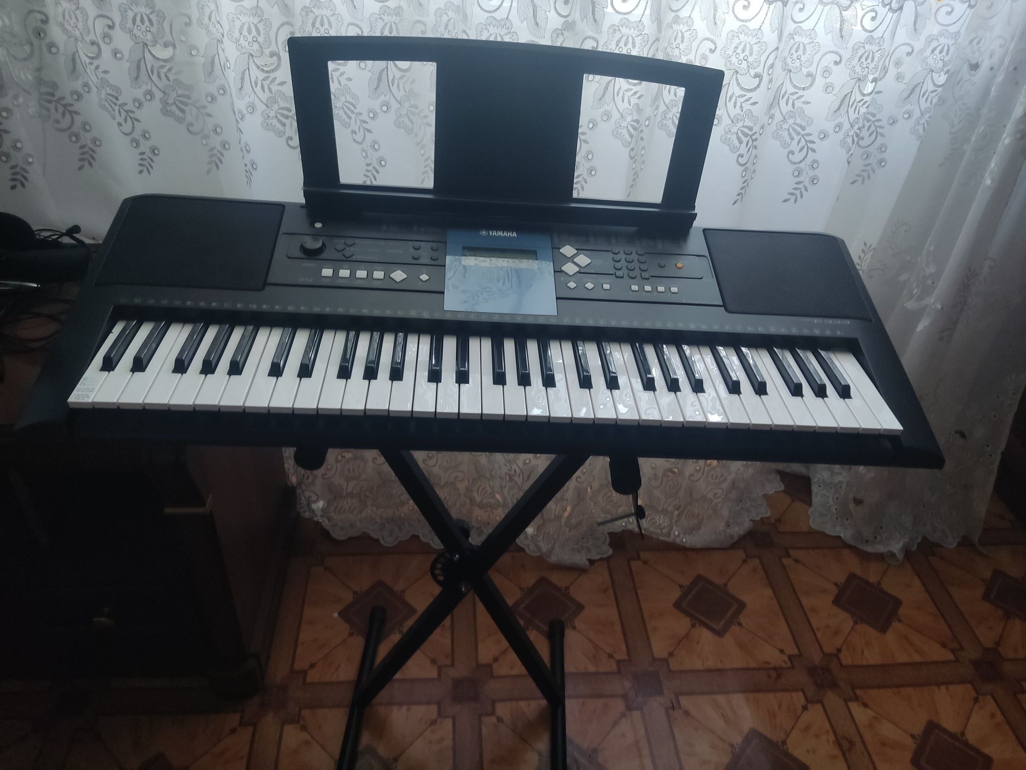 Продам синтезатор Yamaha в идеальном состоянии