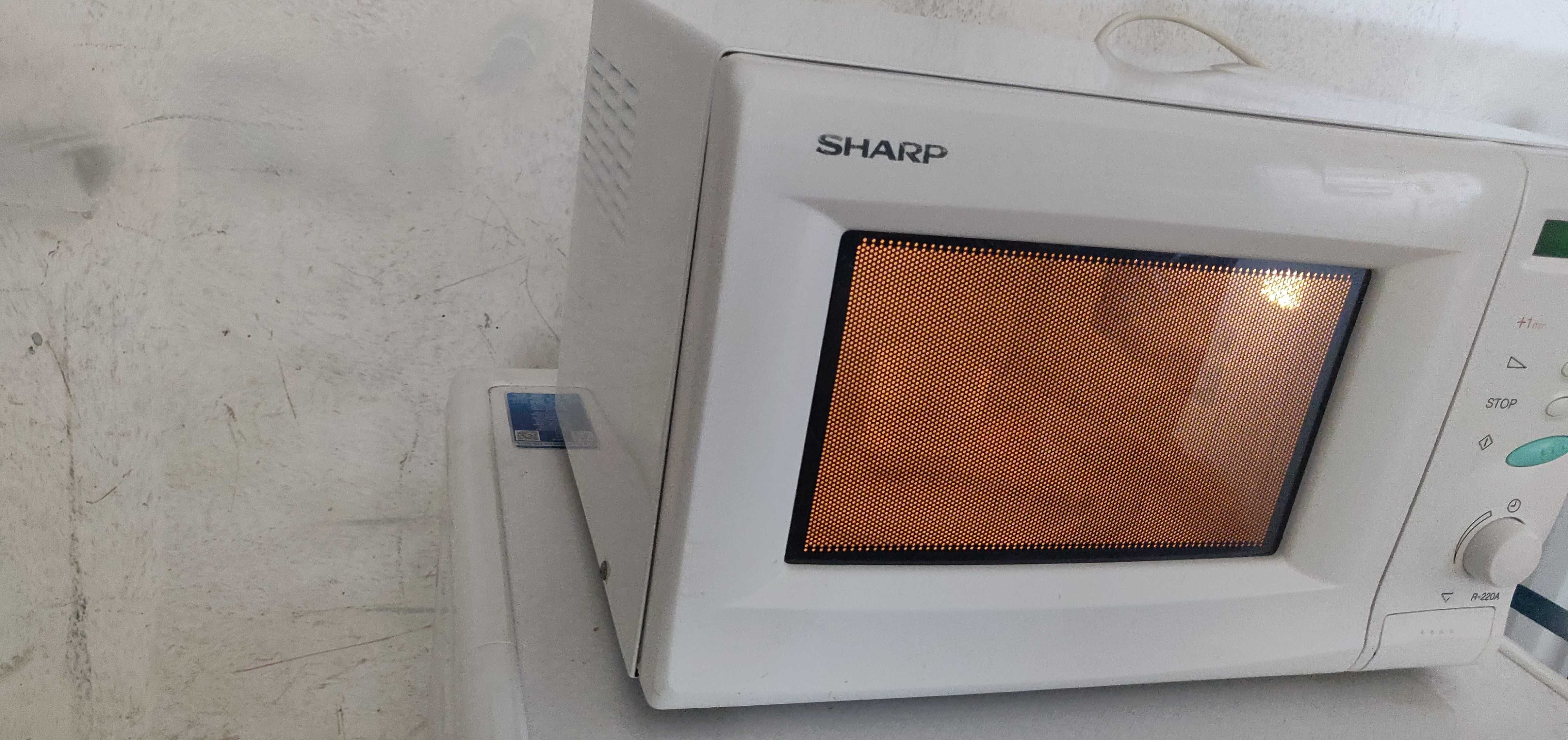 Cuptor cu microunde Sharp