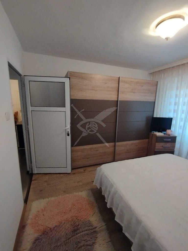 Продава се Тристаен апартамент в Бургас, Славейков - 82 кв.м за 1952 €/кв.м - Снимка #8