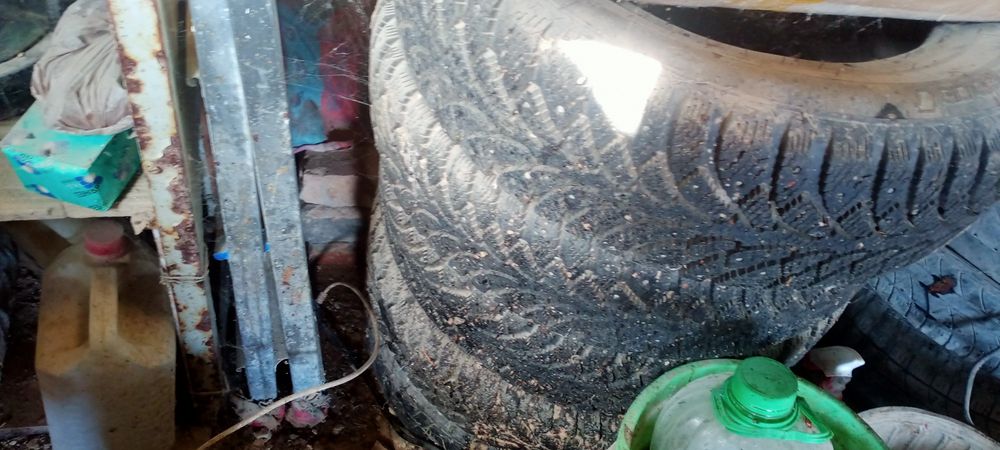 Автошины зимние четыре штуки.