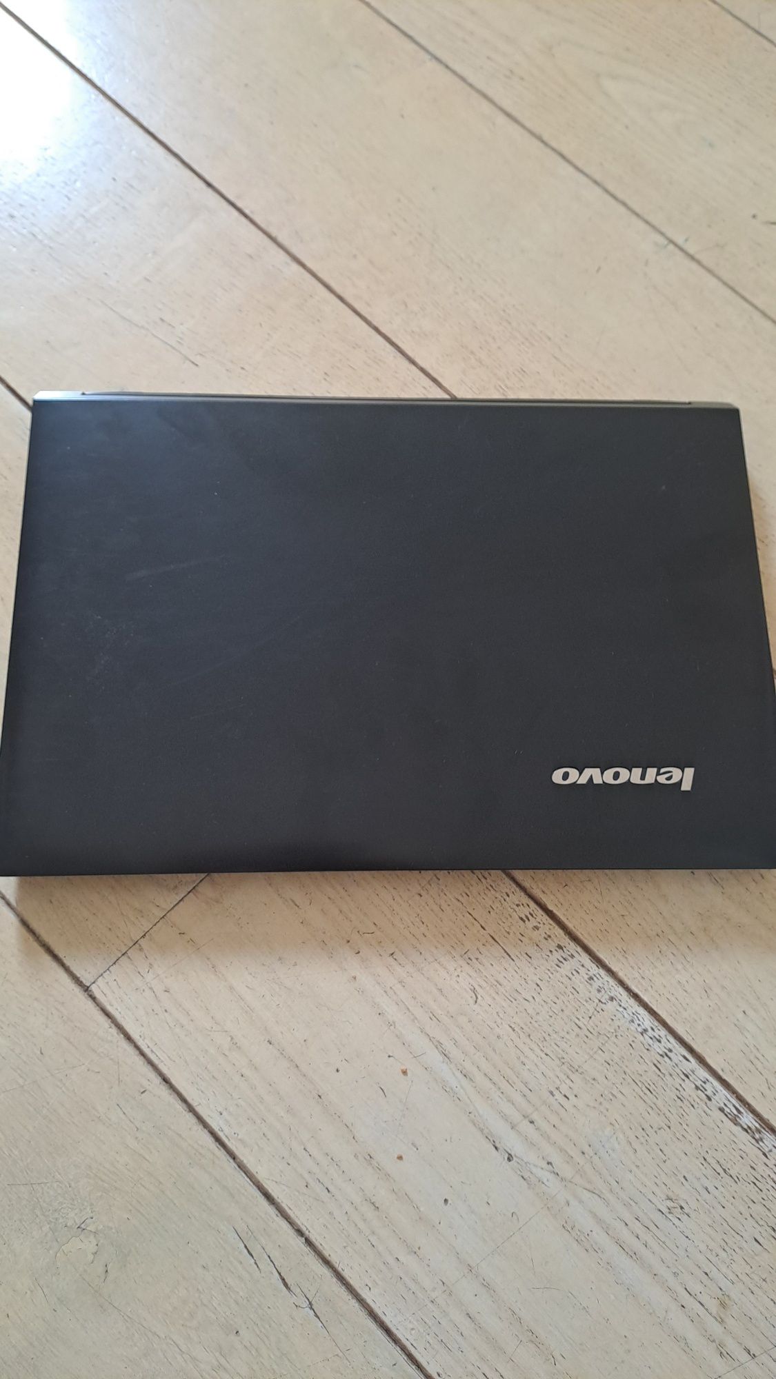 лаптоп Lenovo 15