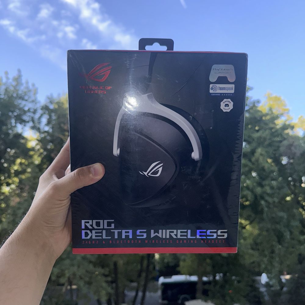 Asus Rog Delta S Wireless. Black.  Naushnik