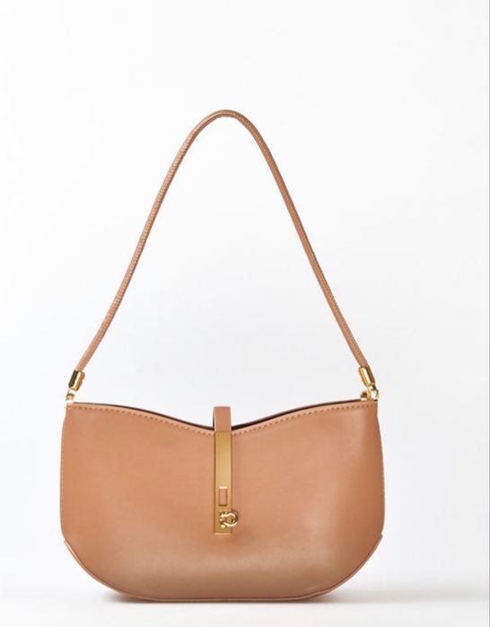 Чанта на Cabanni и клъчове