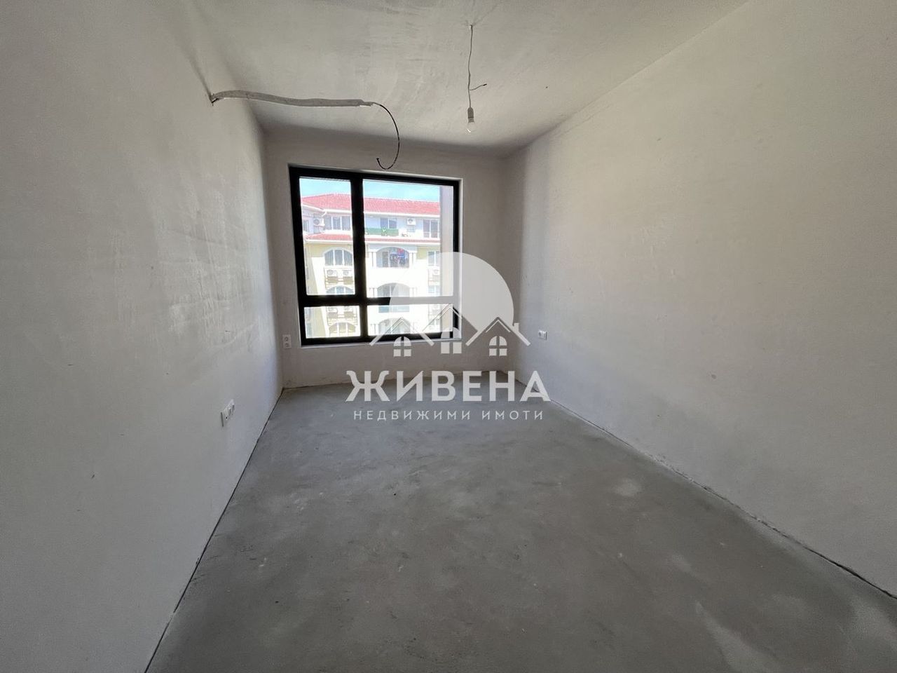 Продава се Четиристаен апартамент в к.к. Св.Св. Константин и Елена - 136 кв.м за 1986 €/кв.м - Снимка #3