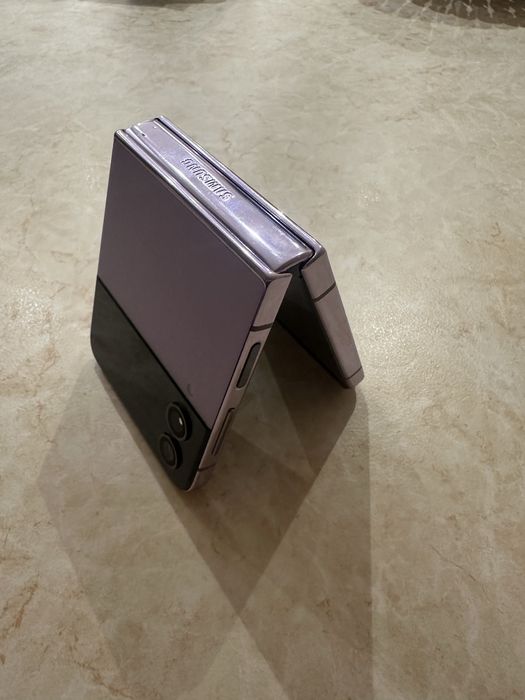 Samsung Galaxy Z Flip 4, 256GB/8RAM
