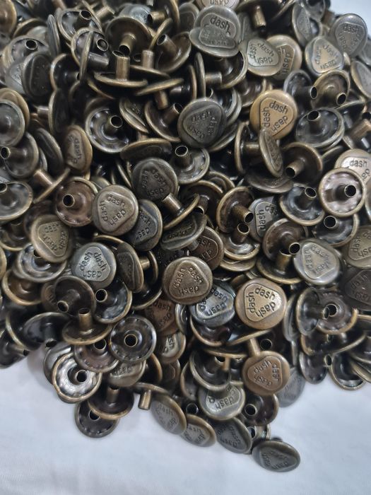 Vând capse croitorie și marochinarie