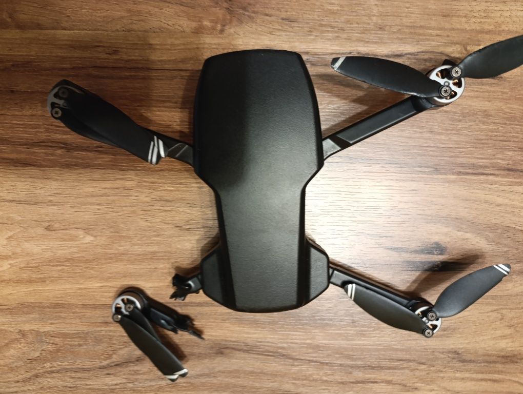 Дрон с камера SG108