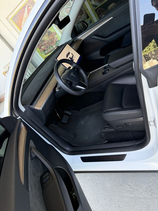 Tesla model Y (RWD)