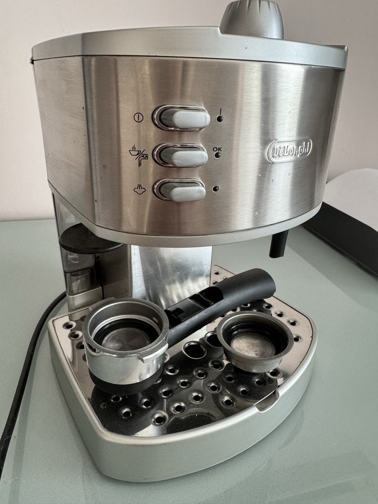 Кафемашина DELONGHI EC330S