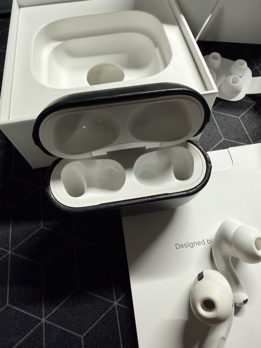 Airpods Pro 1 Carcasa Magsafe + Husa piele NOMAD