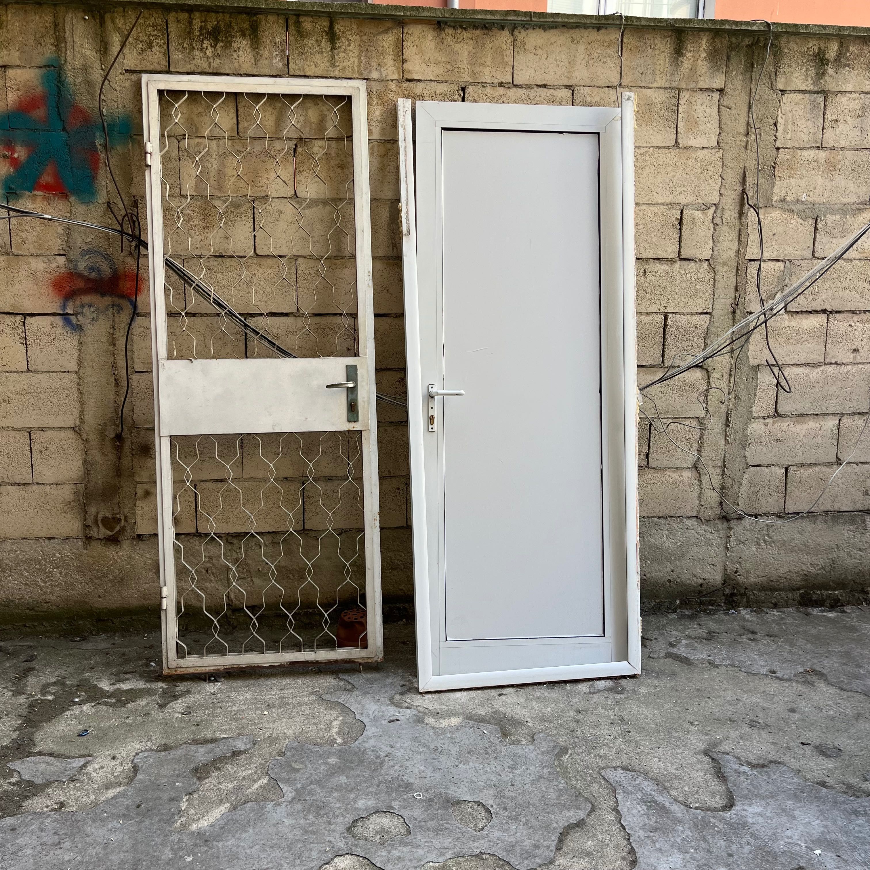 Алуминева дограма и метални решетки
