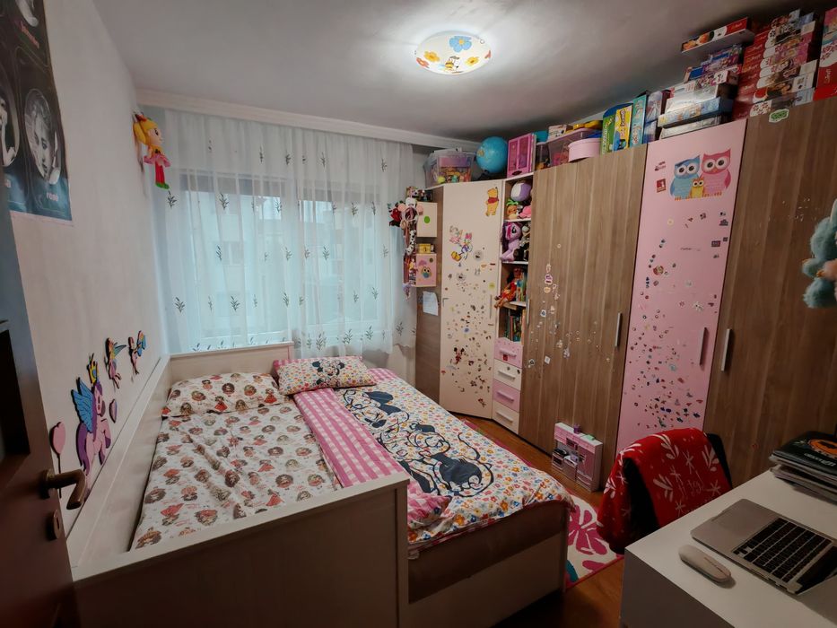 Apartament 3 camere, mobilat, utilat si 2 parcari, zona Terra