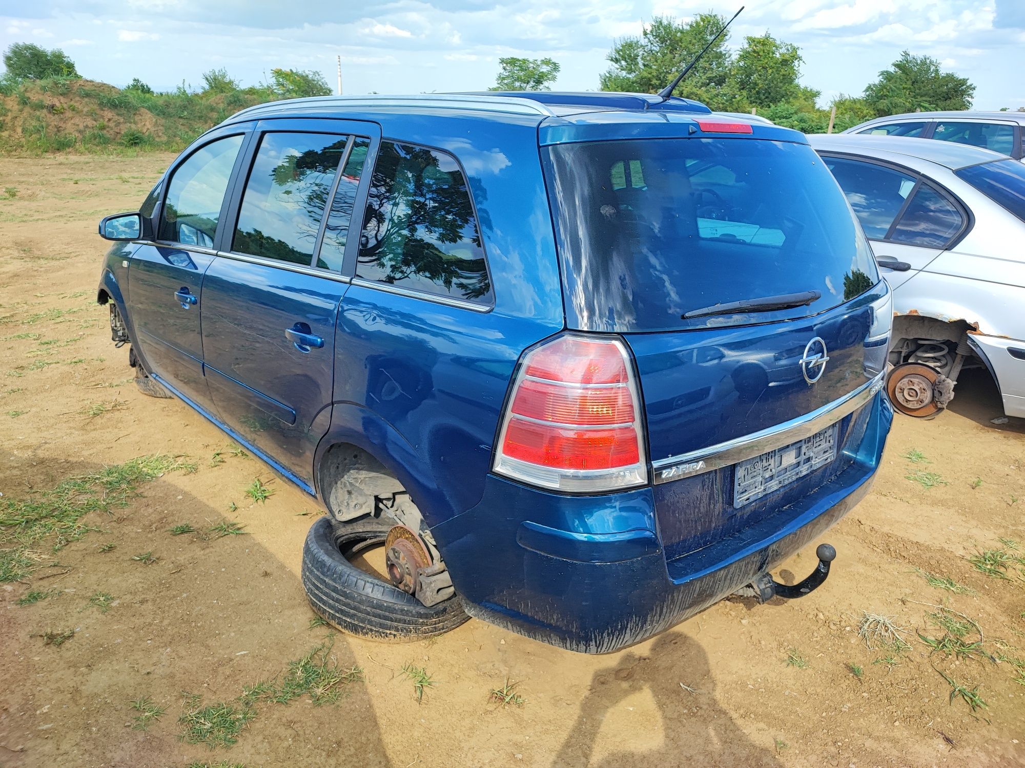 Opel Zafira B 1.9 НА ЧАСТИ