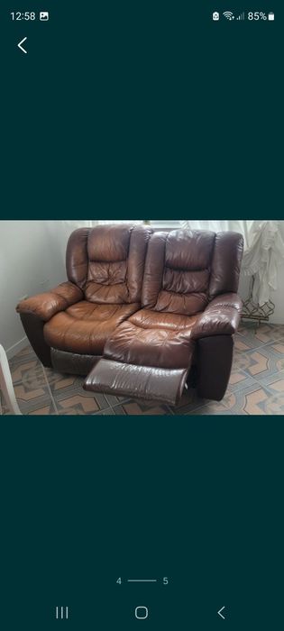 Canapele din piele naturala