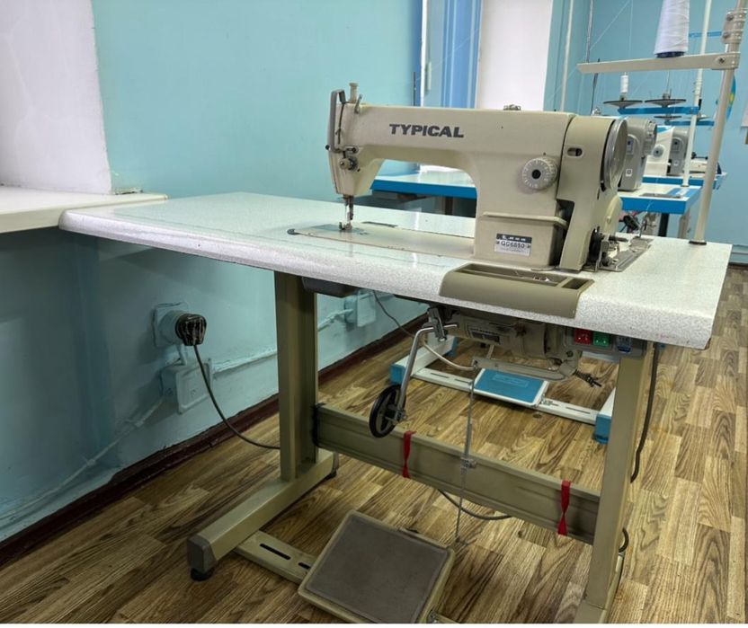 Производмтвенная швейная машинка Typical б/у
