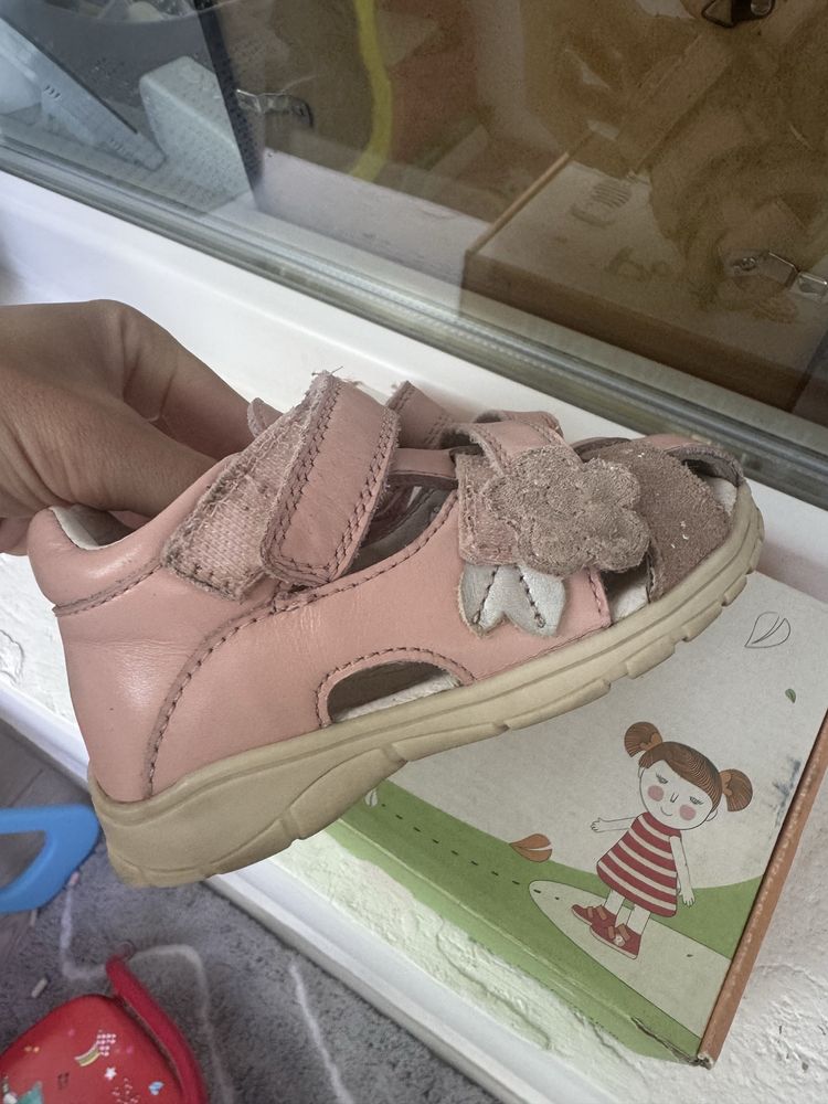 Детски момичешки сандали