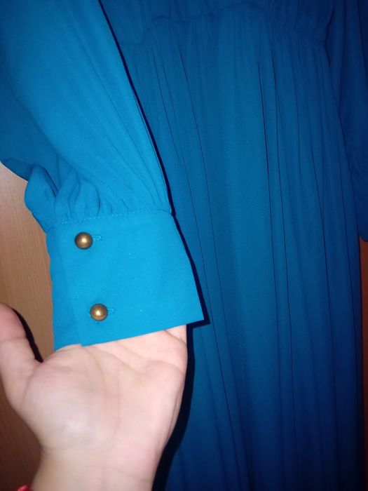 Vând rochie midi