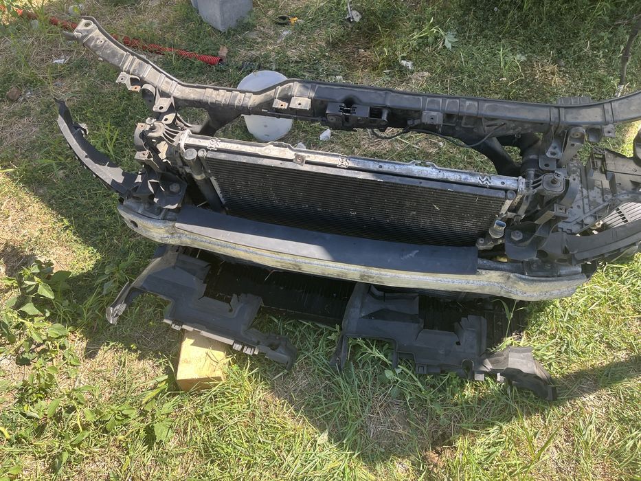 Vand față completa audi a4 b8
