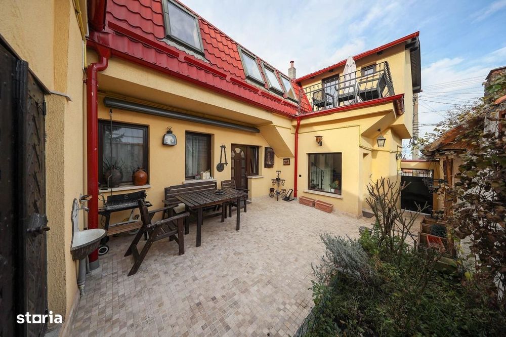 Casă deosebită de vânzare în centrul Brașovului