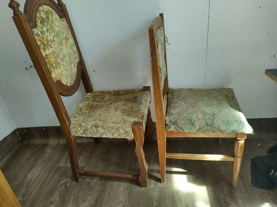 Scaune vechi de restaurat