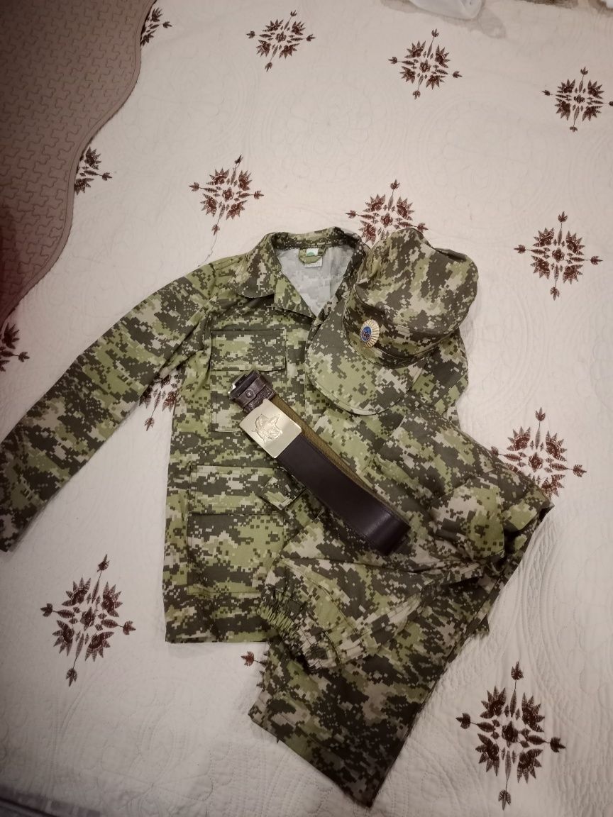 Продам военную форму на 6-8, 9-12