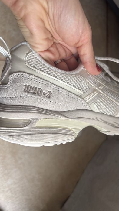 Tenesi Asics 1090v2 NOI