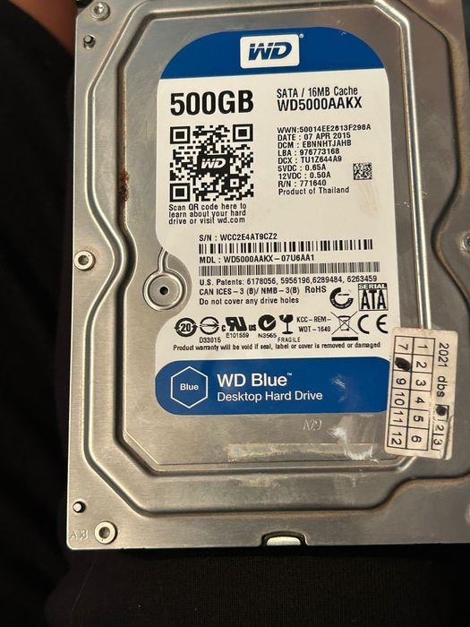 Vand urgen intel i3 2128 cooler si hard disk 500 gb