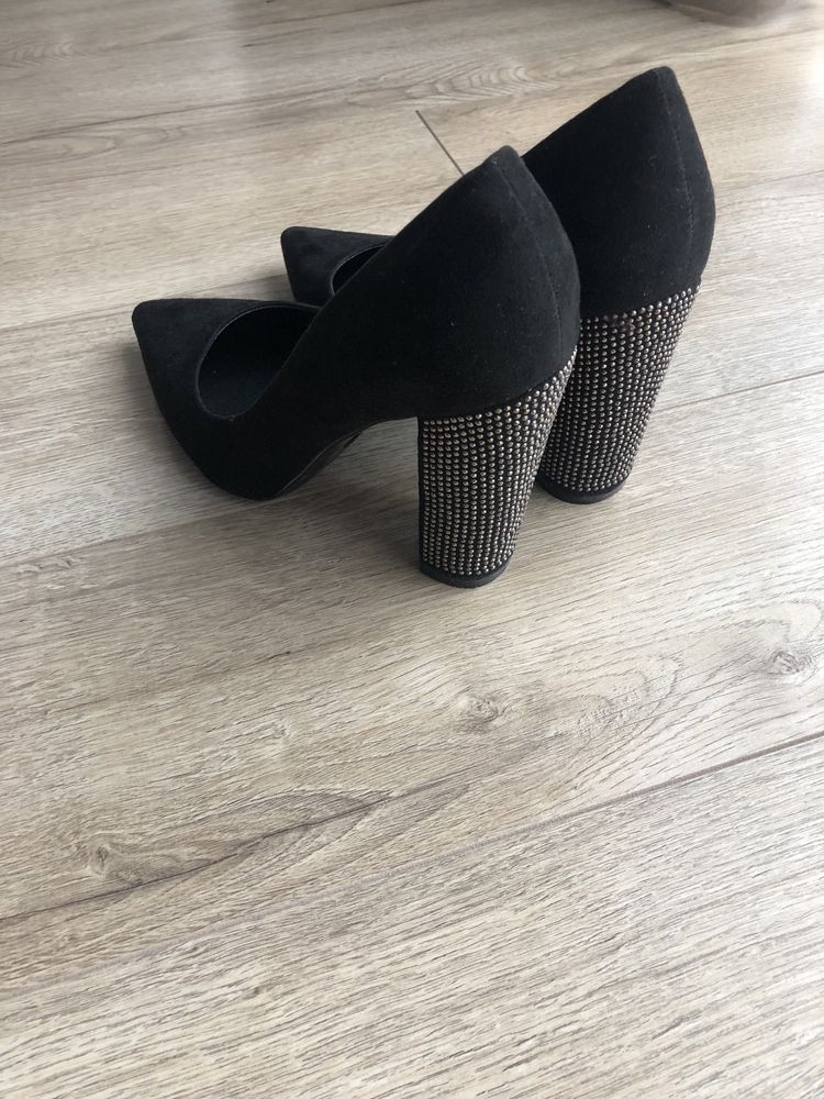 Pantofi stiletto, mărimea 38